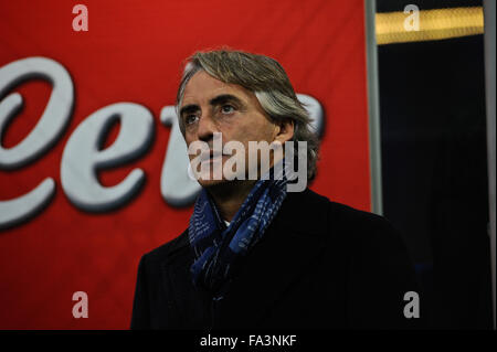 Mailand, Italien. Goal 20, 2015. Roberto Mancini Cheftrainer des FC Inter während der italienischen Serie A-Liga-Fußball-match zwischen Inter Mailand und SS Lazio im San Siro Stadion in Mailand, Italien. Bildnachweis: Gaetano Piazzolla/Alamy Live-Nachrichten Stockfoto