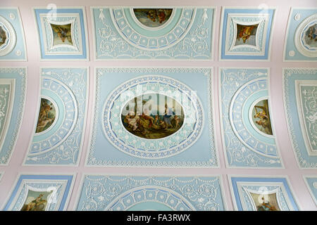 Das bemalte Innere der Robert Adam Bibliothek im Kenwood House, dekoriert im englischen Barockstil, Hampstead Heath, London, UK Stockfoto