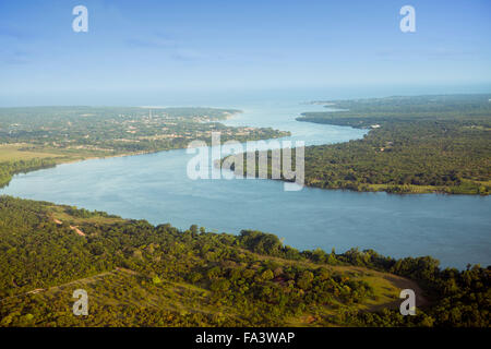 Soure Dorf und der Mündung des Flusses Paracauari auf Marajó-Insel, brasilianischen Amazonas-Amazonas-Becken Stockfoto