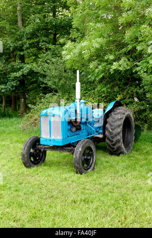 Ein Jahrgang großen Diesel-Traktor Fordson am Vintage Nostalgie Show, Stockton, Wiltshire, Vereinigtes Königreich, 1. Juni 2014. Stockfoto