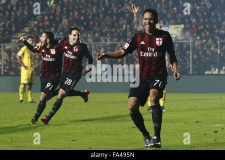 Frosinone, Italien. 20. Dezember 2015. Carlos Bacca AC Mailand feiert scoring Frosinone 20.12.2015 Stadio Matusa Fußball Calcio Serie A 2015/2016 Frosinone - Mailand Foto Cesare Purini / Credit: Insidefoto/Alamy Live News Stockfoto