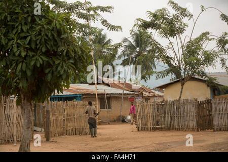 Nachbarschaft-Szene - Fotobi Dorf, südöstlichen Ghana. Stockfoto