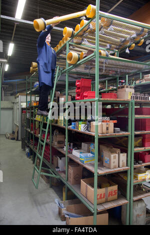 Ware-Depot in einer Fabrik für landwirtschaftliche Maschinen. Stockfoto