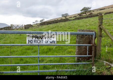 Bauernhof mit Eigenem kein Weg, Zeichen, Derbyshire, Peak District, England, Großbritannien Stockfoto