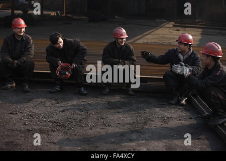 Porträts von chinesischen Bergleute bei einem Kohle in Huaibei, Provinz Anhui, Ost-China am 21. November 2015. Stockfoto