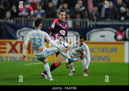 Bordeaux, Frankreich. 20. Dezember 2015. Stade Bordeaux Atlantique. Französischen Liga 1 Fußball. Bordeaux und Marseille. Enzo CRIVELLI (Gir) © Action Plus Sport/Alamy Live News Stockfoto