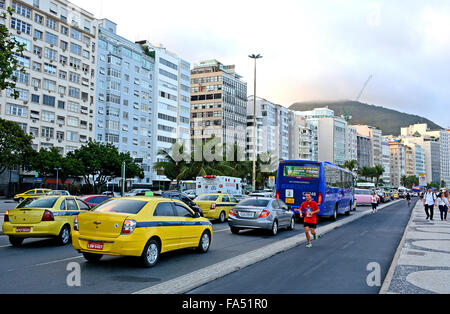 Stau auf Atlantica Avenue Copacabana Rio de Janeiro Brasilien Stockfoto