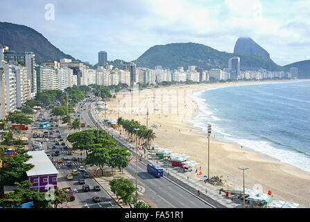 Verkehr auf Atlantica Avenue Copacabana Rio de Janeiro Brasilien Stockfoto