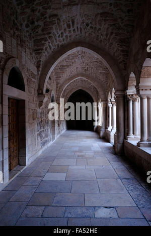 Kreuzgang der Kirche oder Kapelle der Heiligen Katharina neben dem nördlichen Teil der Kirche der Geburt, oder die Geburtskirche, die traditionell von Christen glaubten die Geburtsstätte Jesu Christi in der West Bank Town Of Bethlehem in der Autonomen Palästinensischen Autonomiebehörde Israel zu sein Stockfoto