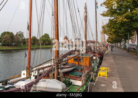 Boote auf der Trave in Lübeck Stockfoto