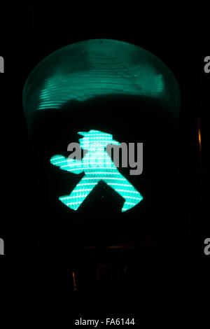 Grün Ampelmann Straßenverkehr Ost-Berlin Deutschland Stockfoto
