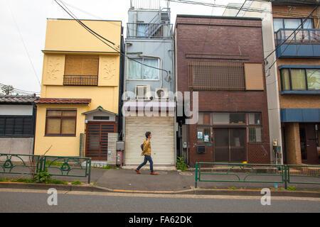 Japanische Häuser in Yanaka Nachbarschaft im alten Tokio Stockfoto