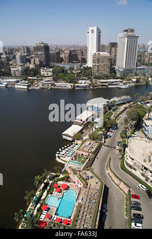 Blick nach Westen von Gezira, Nil (links), Kairo, Ägypten Stockfoto