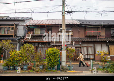 Japanische Häuser in Yanaka Nachbarschaft im alten Tokio Stockfoto