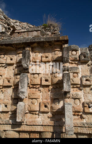 Stein-Bilder von der Regen Gott Chac, Palast der Masken, Kabah archäologische Website, Yucatan, Mexiko Stockfoto