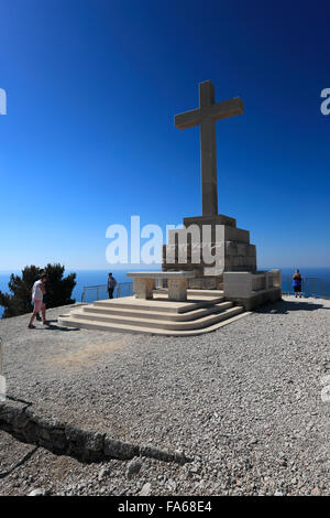 Kreuz auf SRD-Hügel oberhalb der Stadt Dubrovnik, ein moderner Ersatz für das Kreuz in den Balkan Konflikten der 1990er Jahre zerstört, Stockfoto