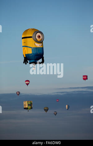 Minion (Stuart) und andere Heißluftballons an Bristol International Hot Air Balloon Fiesta 2015 Stockfoto