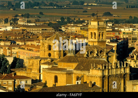 Kirche von Perpetuo Socorro. Und Glockenturm des Monasterio de San Jerónimo.Granada. Andalusien, Spanien Stockfoto