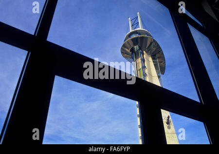 Aussichtsturm in Parque de Las Ciencias (Wissenschaftsmuseum). Granada. Andalusien, Spanien Stockfoto