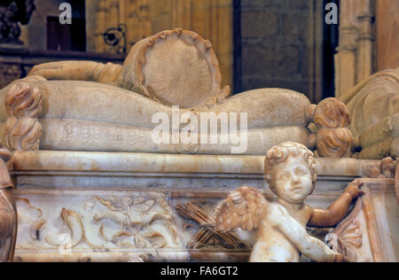 Königliche Mausoleum. Grab des katholischen Monarchs.Detail der Königin Isabel, von Domenico Fancelli. In der königlichen Kapelle von der cathedra Stockfoto