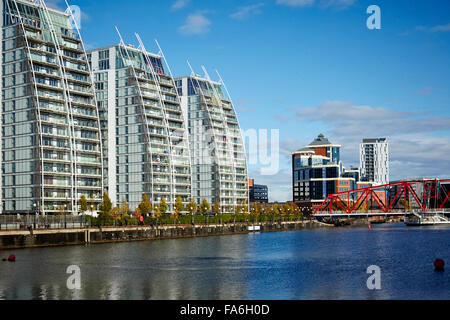 Salford Quays Mediacity Heimat für die BBC und ITV Studios in den North West Detroit Brücke NV Gebäuden Stockfoto