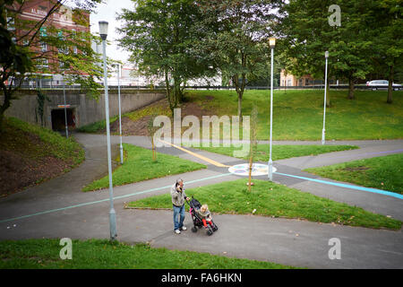 Lancashire Hill Kreisverkehr und u-Bahn-System für Fußgänger konkrete Gehweg eine u-Bahn ist in der Regel eine Unterführung für Fußgänger Stockfoto