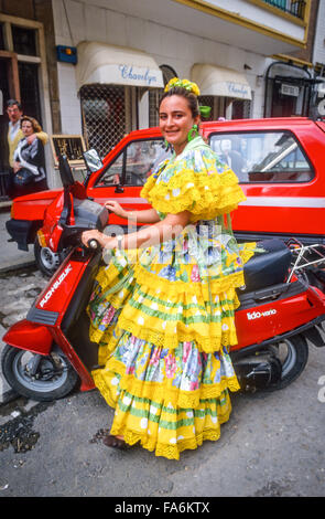 Straßenszenen aus die Feria de Abril, April Fair, die jährlich in Sevilla stattfindet. Stockfoto