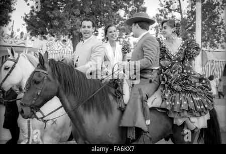 Straßenszenen aus die Feria de Abril, April Fair, die jährlich in Sevilla stattfindet. Stockfoto