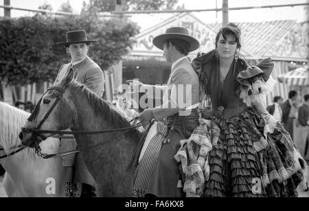 Straßenszenen aus die Feria de Abril, April Fair, die jährlich in Sevilla stattfindet. Stockfoto