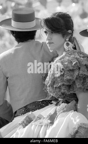 Straßenszenen aus die Feria de Abril, April Fair, die jährlich in Sevilla stattfindet. Stockfoto