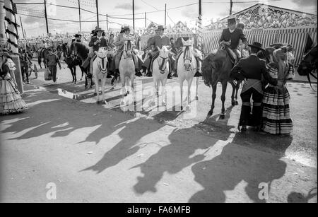 Straßenszenen aus die Feria de Abril, April Fair, die jährlich in Sevilla stattfindet. Stockfoto