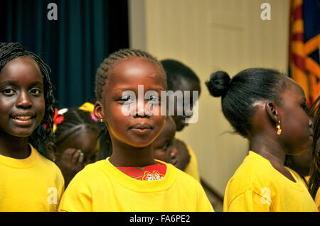 Sudanesische Flüchtlinge in Tucson, Arizona, USA, feiern den Jahrestag einer Wahl, die im Sudan 2010 stattfand. Stockfoto