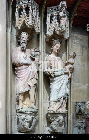 Statuen Josef und Maria in St James Chuch in Rothenburg Stockfoto