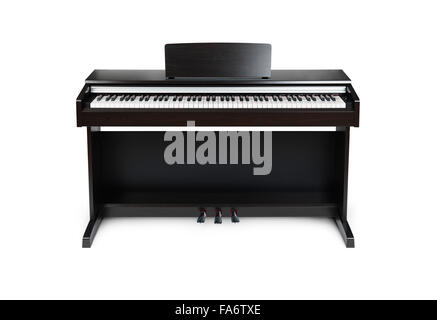 Digital-Piano in dunkle Holzfarbe isoliert auf weißem Hintergrund mit Beschneidungspfad Stockfoto