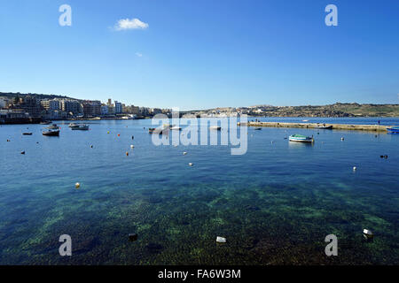 Boote in Qawra, Buġibba, Nord Malta St. Pauls Bay Stockfoto