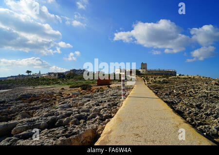 Qawra Point in Buġibba, St Pauls Bay Area von Malta Stockfoto