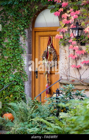 Restaurant-Tür im Burggarten in Rothenburg Stockfoto