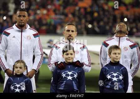 LVIV, UKRAINE - 17. Februar 2015: FC Bayern München Spieler schaut auf vor UEFA-Champions-League-Spiel gegen den FC Shakhtar Donetsk Arena Lviv-Stadion Stockfoto