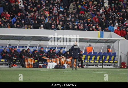 LVIV, UKRAINE - 17. Februar 2015: FC Bayern Munich Manager Josep Guardiola blickt auf in UEFA Champions League Spiel gegen Shakhtar Donezk im Arena Lviv-Stadion Stockfoto