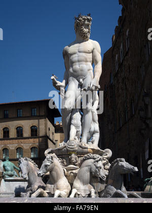 FLORENZ, ITALIEN - 04. AUGUST 2015: Neptunbrunnen in Florenz, Italien, auf dem Piazza della Signoria Stockfoto