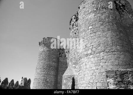 Außenansicht des Schlosses Belmonte in Cuenca Stockfoto