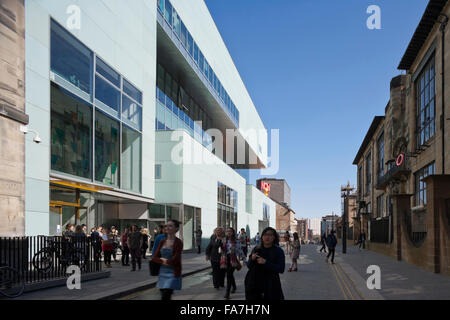 Die Reid-Gebäude, Glasgow School of Art. Eine große moden Erweiterung hinter dem traditionellen Charles Rennie Mackintosh entwarf 1909 Kunst Schulgebäude. Stockfoto