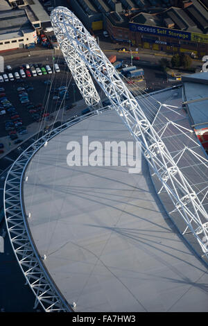 WEMBLEYSTADION in London. Luftaufnahme zeigt einen Abschnitt der Dach und Arch hautnah. Stockfoto