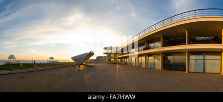 DE LA WARR PAVILION, Bexhill on Sea, East Sussex. Panoramablick aus der Süd-Ost übernommen. Stockfoto