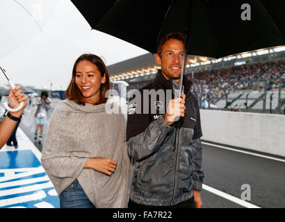 Motorsport: FIA Formel 1 Weltmeisterschaft 2014, Grand Prix von Japan, #22 Jenson Button (GBR, McLaren-Mercedes) und seine Freundin Jessica Michibata Stockfoto