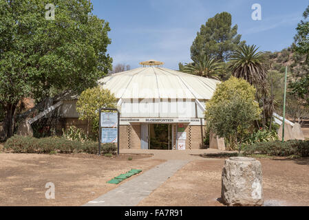 BLOEMFONTEIN, Südafrika, 21. Dezember 2015: Das Orchideenhaus in Bloemfontein in einem Park am Fuße des Naval Hill befindet sich Stockfoto