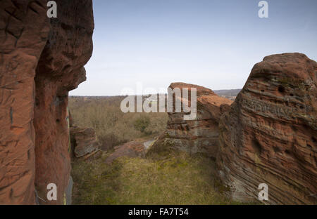 Die Ansicht von Kinver Kante und die Rock-Häuser, Staffordshire. Stockfoto