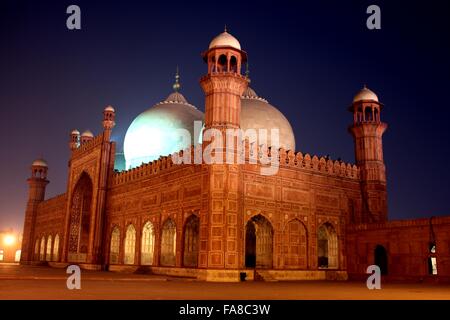 Badshahi Moschee am Abend, Lahore, Pakistan Stockfoto