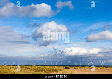 Windkraftanlagen im Windpark Scroby Sands von Great Yarmouth, Norfolk, England, Stockfoto