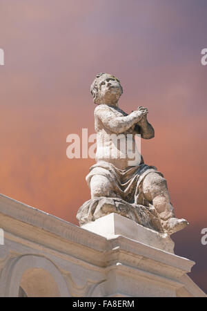 Kind zu beten. Statue in der Nähe von st.-Georgs-Kathedrale in Lemberg Stockfoto
